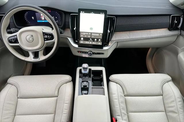 2026 Volvo XC90 Ultra Dark Theme, B6 AWD Gas (mild hybrid), Gasoline, 7 Seats