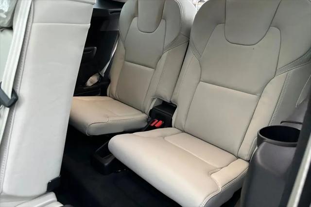 2026 Volvo XC90 Ultra Dark Theme, B6 AWD Gas (mild hybrid), Gasoline, 7 Seats