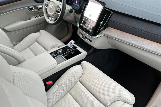 2026 Volvo XC90 Ultra Dark Theme, B6 AWD Gas (mild hybrid), Gasoline, 7 Seats