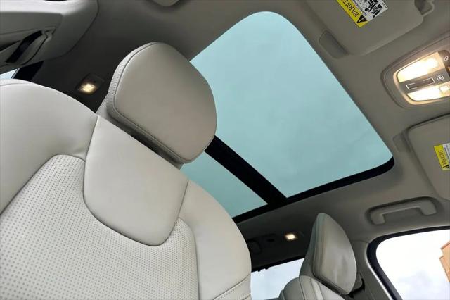 2026 Volvo XC90 Ultra Dark Theme, B6 AWD Gas (mild hybrid), Gasoline, 7 Seats