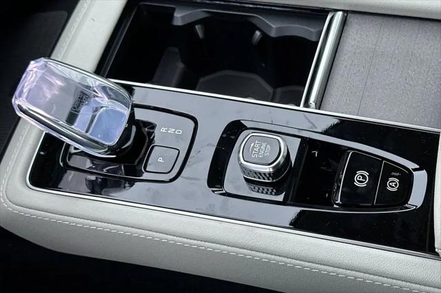 2026 Volvo XC90 Ultra Dark Theme, B6 AWD Gas (mild hybrid), Gasoline, 7 Seats