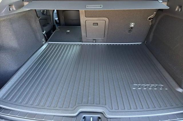 2026 Volvo XC60 B5 Core