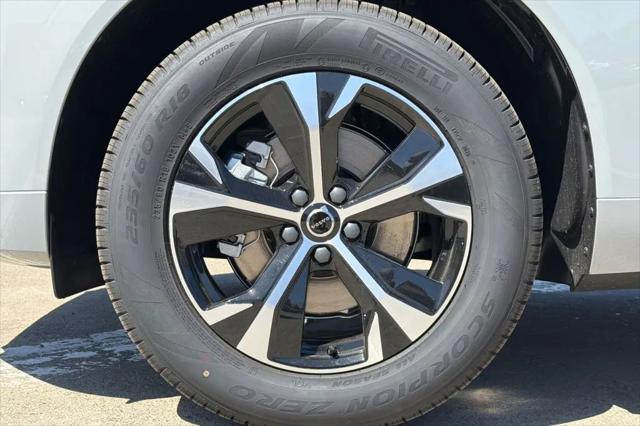 2026 Volvo XC60 B5 Core