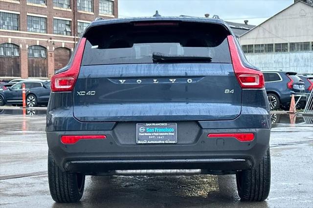 2026 Volvo XC40 Plus, B4 FWD Gas (mild hybrid), Dark