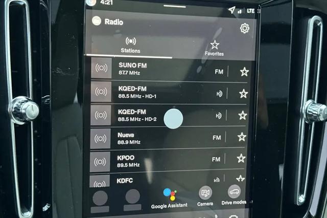 2026 Volvo XC40 Plus, B4 FWD Gas (mild hybrid), Dark