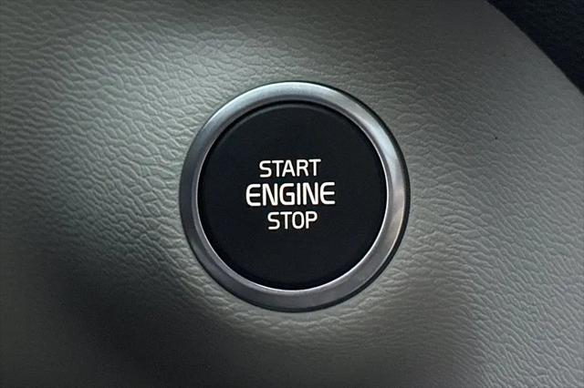 2026 Volvo XC40 Plus, B4 FWD Gas (mild hybrid), Dark