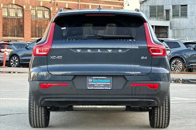 2026 Volvo XC40 Core, B4 FWD Gas (mild hybrid), Dark