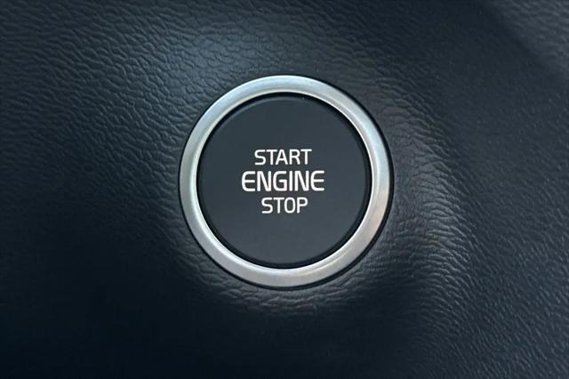 2026 Volvo XC40 Core, B4 FWD Gas (mild hybrid), Dark