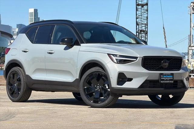 2026 Volvo XC40 Black Edition Ultra, B5 AWD Gas (mild hybrid)