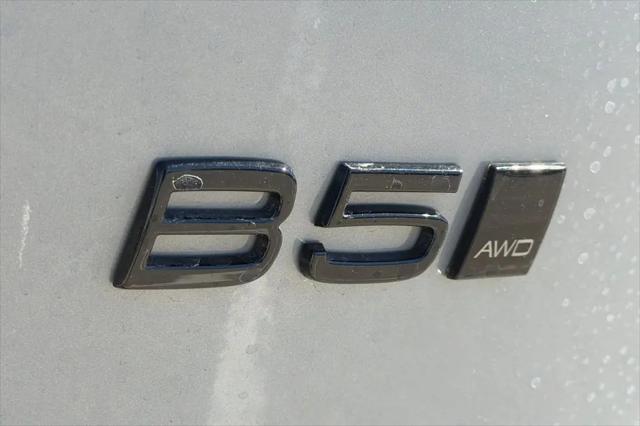 2026 Volvo XC40 Black Edition Ultra, B5 AWD Gas (mild hybrid)