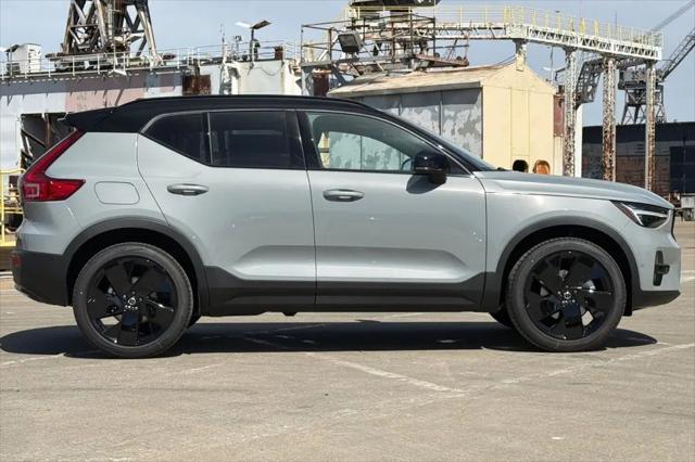 2026 Volvo XC40 Black Edition Ultra, B5 AWD Gas (mild hybrid)