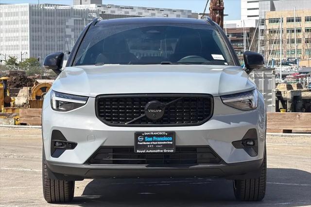 2026 Volvo XC40 Black Edition Ultra, B5 AWD Gas (mild hybrid)