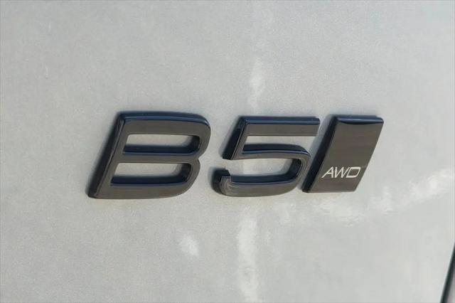 2026 Volvo XC40 Black Edition Ultra, B5 AWD Gas (mild hybrid)