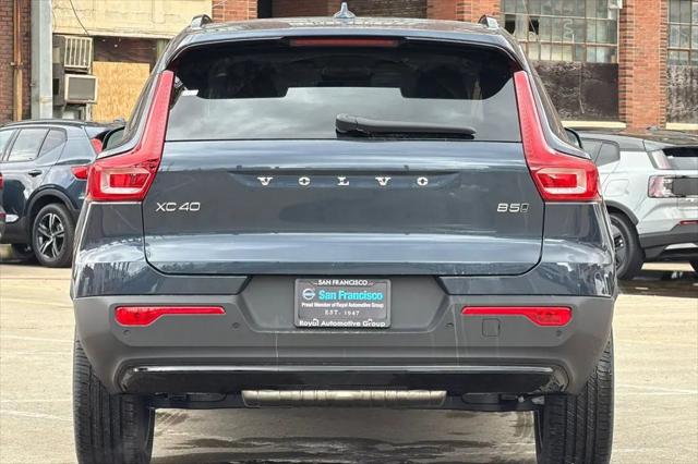 2026 Volvo XC40 Plus, B5 AWD Gas (mild hybrid), Dark