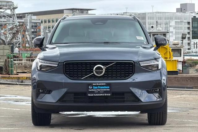2026 Volvo XC40 Plus, B5 AWD Gas (mild hybrid), Dark