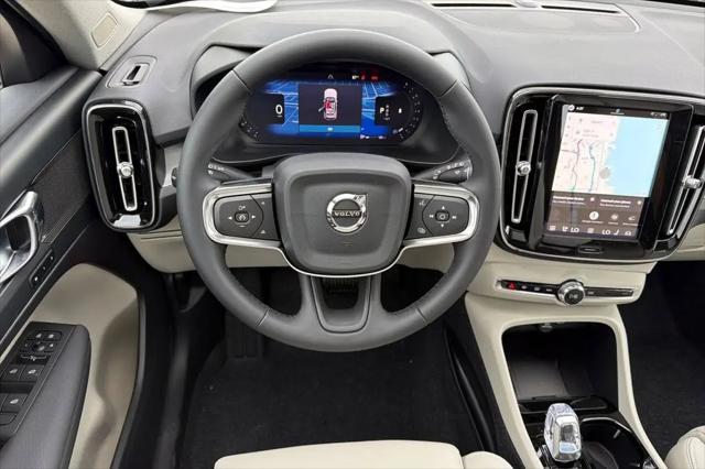 2026 Volvo XC40 Plus, B5 AWD Gas (mild hybrid), Dark