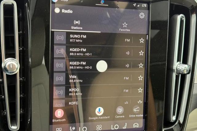 2026 Volvo XC40 Plus, B5 AWD Gas (mild hybrid), Dark