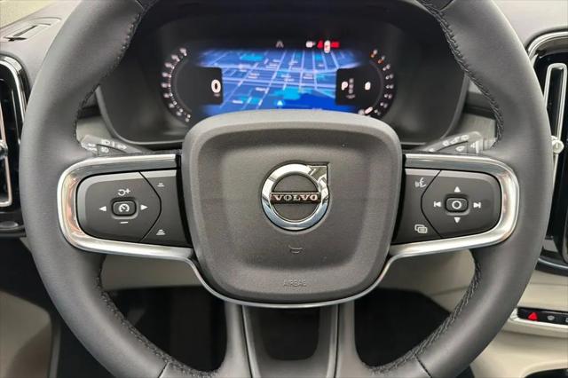 2026 Volvo XC40 Plus, B5 AWD Gas (mild hybrid), Dark