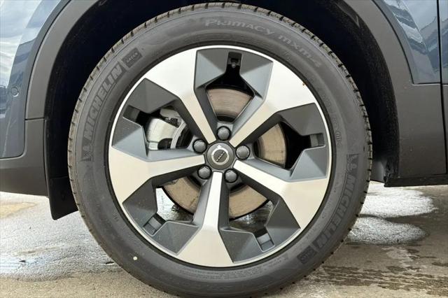 2026 Volvo XC40 Plus, B5 AWD Gas (mild hybrid), Dark