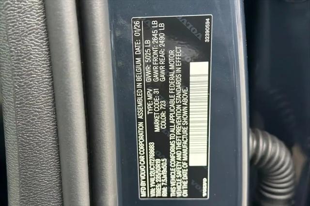 2026 Volvo XC40 Plus, B5 AWD Gas (mild hybrid), Dark