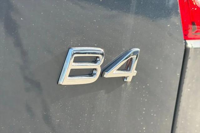 2026 Volvo XC40 Core, B4 FWD Gas (mild hybrid), Dark
