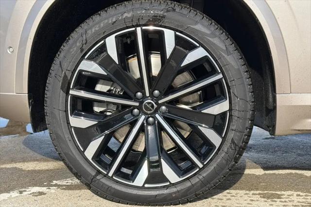 2026 Volvo XC90 Plug-In Hybrid Plus, T8 AWD, Electric/Gasoline, Bright, 7 Seats