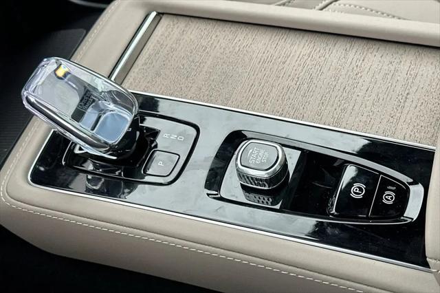 2026 Volvo XC90 Plus, B6 AWD Gas (mild hybrid), Gasoline, Bright, 7 Seats