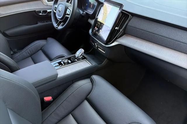 2026 Volvo XC90 Plug-In Hybrid Ultra, T8 AWD, Electric/Gasoline, Bright, 6 Seats