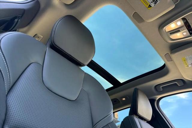2026 Volvo XC90 Plug-In Hybrid Ultra, T8 AWD, Electric/Gasoline, Bright, 6 Seats