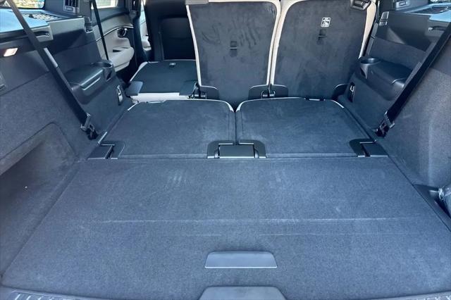 2026 Volvo XC90 Core, B6 AWD Gas (mild hybrid), Gasoline, Bright, 7 Seats