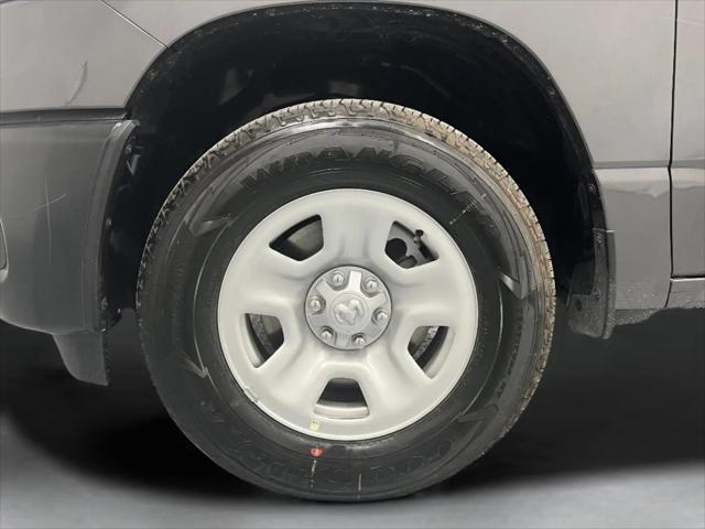 2026 Ram 1500 Tradesman Crew Cab 4x4 5'7" Box