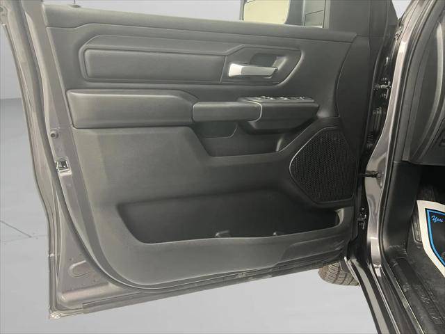 2026 Ram 1500 Tradesman Crew Cab 4x4 5'7" Box