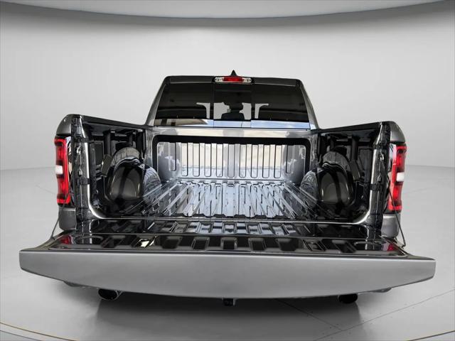 2026 Ram 1500 Warlock Crew Cab 4x4 5'7" Box