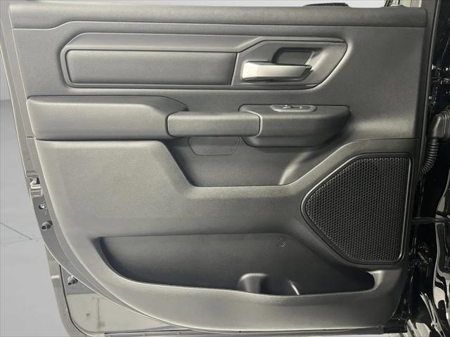 2026 Ram 1500 Express Crew Cab 4x4 5'7" Box