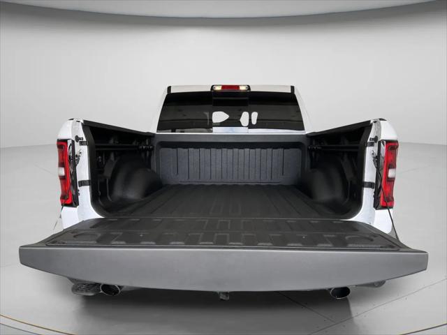2026 Ram 1500 Express Crew Cab 4x4 5'7" Box