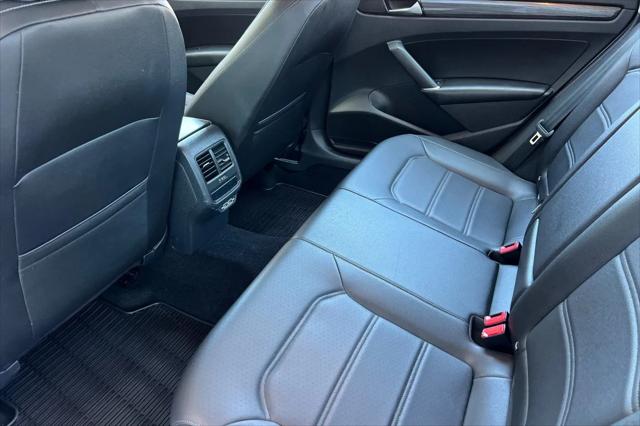 2020 Volkswagen Passat 2.0T R-Line