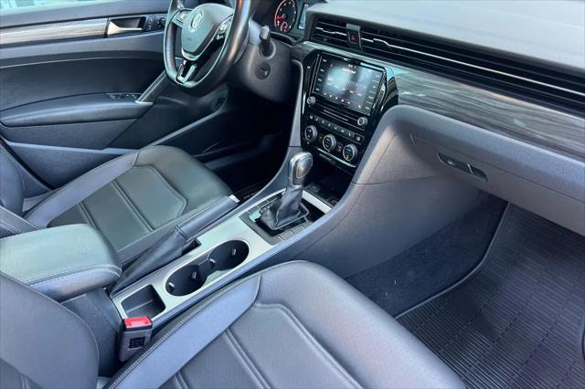 2020 Volkswagen Passat 2.0T R-Line