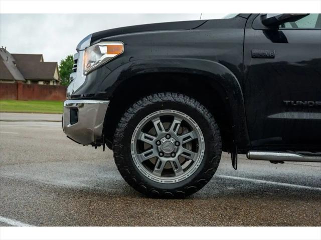 2017 Toyota Tundra SR5 5.7L V8