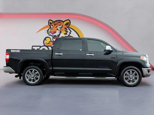 2017 Toyota Tundra SR5 5.7L V8