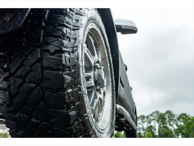 2017 Toyota Tundra SR5 5.7L V8