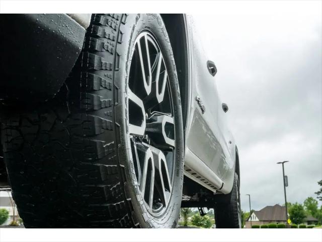 2024 GMC Sierra 1500 4WD Crew Cab Standard Box AT4