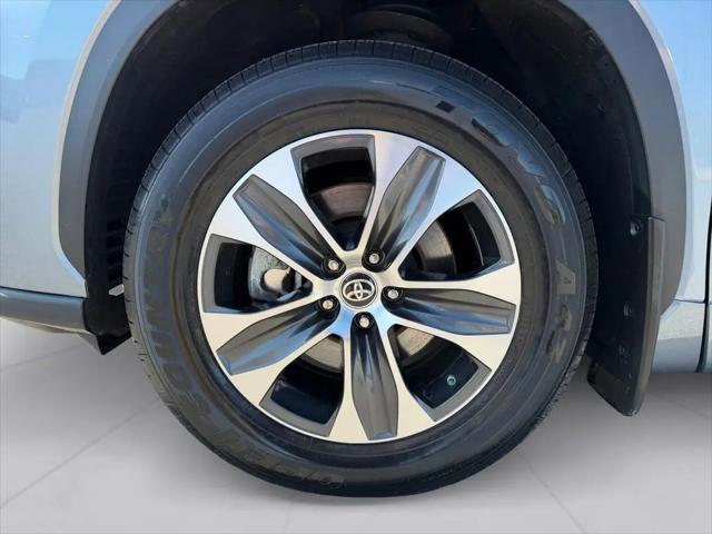2024 Toyota Highlander Hybrid XLE