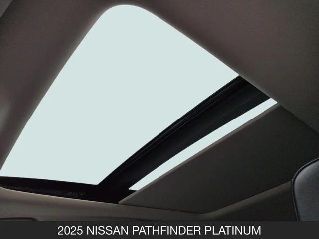 2025 Nissan Pathfinder Platinum FWD
