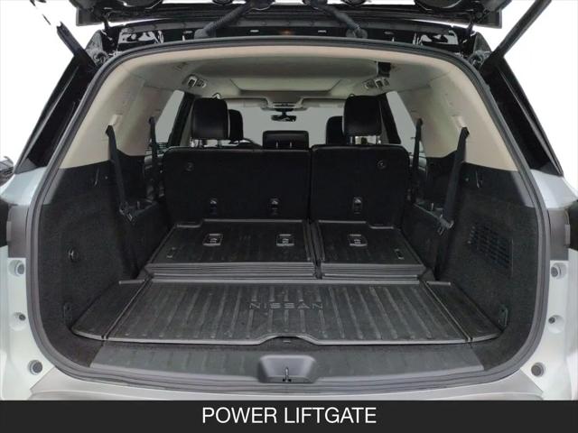 2025 Nissan Pathfinder Platinum FWD