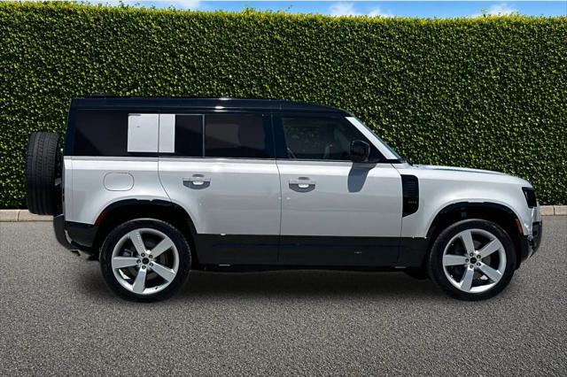 2026 Land Rover Defender P400 X-Dynamic SE
