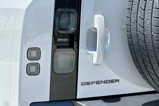 2026 Land Rover Defender P400 X-Dynamic SE