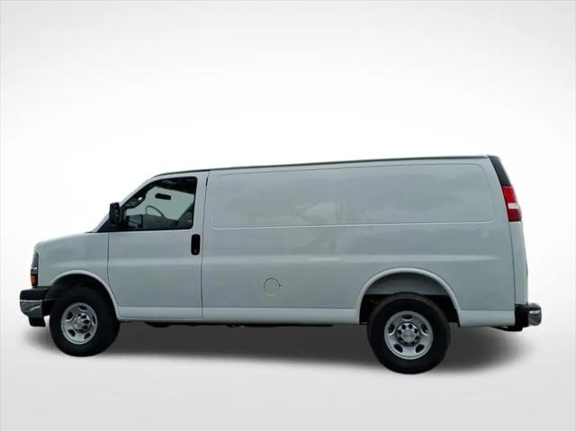 2026 Chevrolet Express Cargo Van 2500 Regular Wheelbase, WT, RWD
