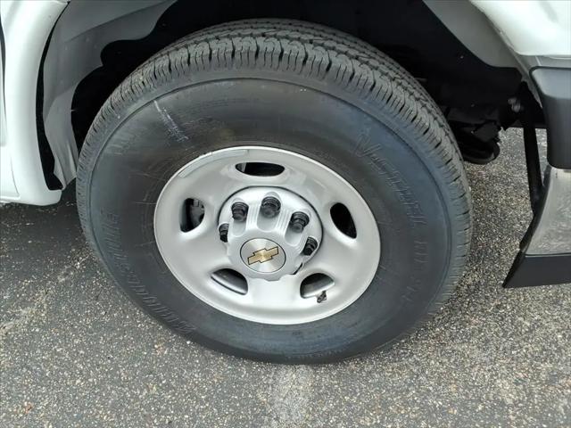 2026 Chevrolet Express Cargo Van 2500 Regular Wheelbase, WT, RWD