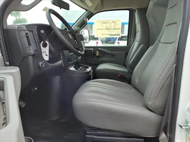 2026 Chevrolet Express Cargo Van 2500 Regular Wheelbase, WT, RWD