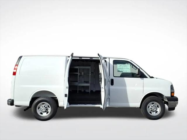 2026 Chevrolet Express Cargo Van 2500 Regular Wheelbase, WT, RWD